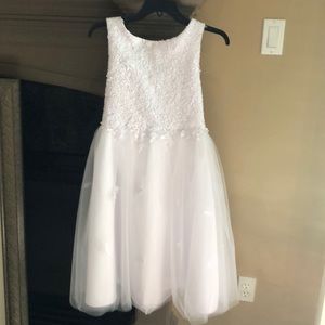 GIRLS size 12 flower girl/jr bridesmaid dress.